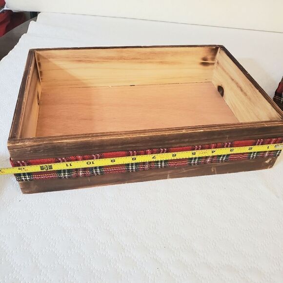 Plaid Decorated Wooden Tray Set - Picture 3 of 9